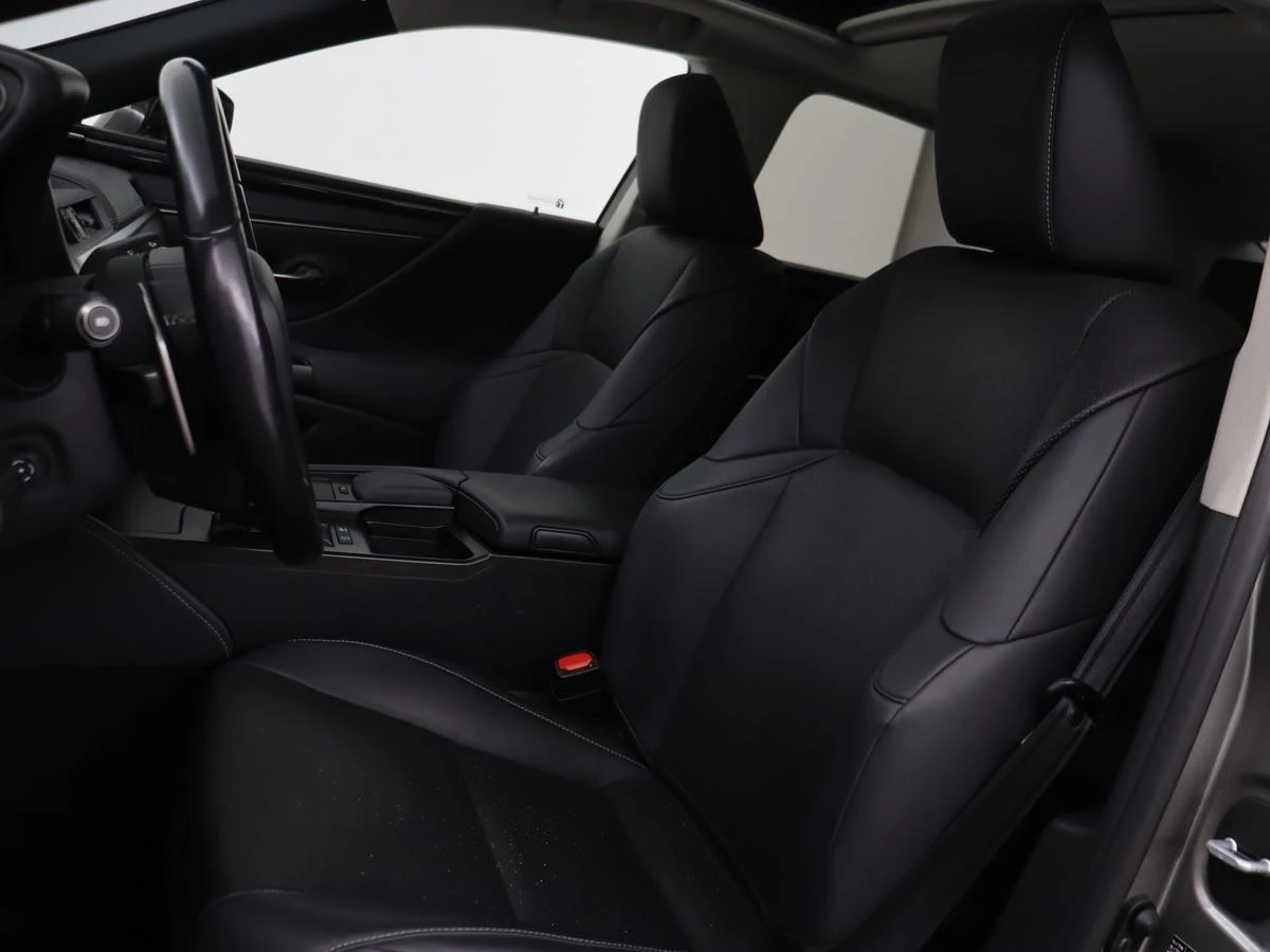 Hoofdafbeelding Lexus ES
