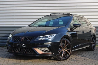 Hoofdafbeelding SEAT Leon SEAT Leon ST 2.0 TSI CUPRA R 4Motion | Schaalstoelen | Panoramadak | Virtual dashboard | Keyless | Beats by DRE | Camera | Adaptiv