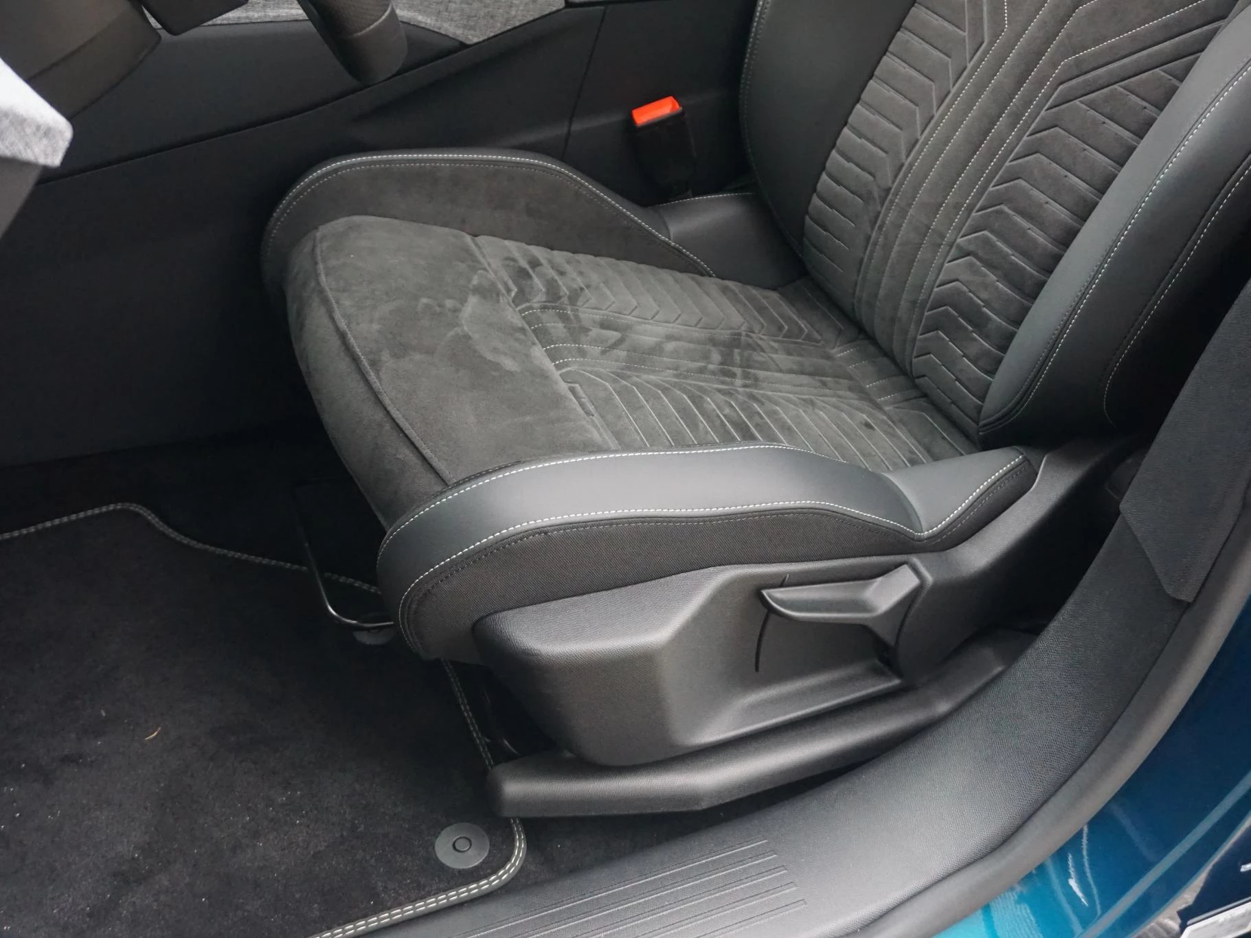 Hoofdafbeelding Peugeot e-3008