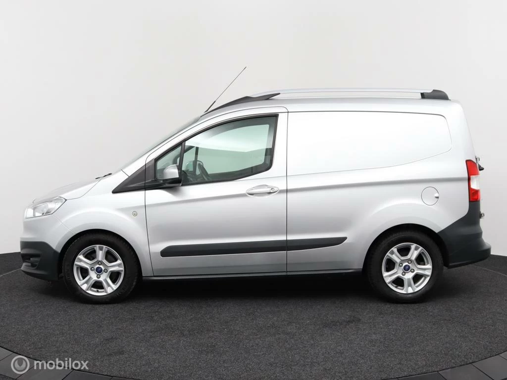 Hoofdafbeelding Ford Transit Courier