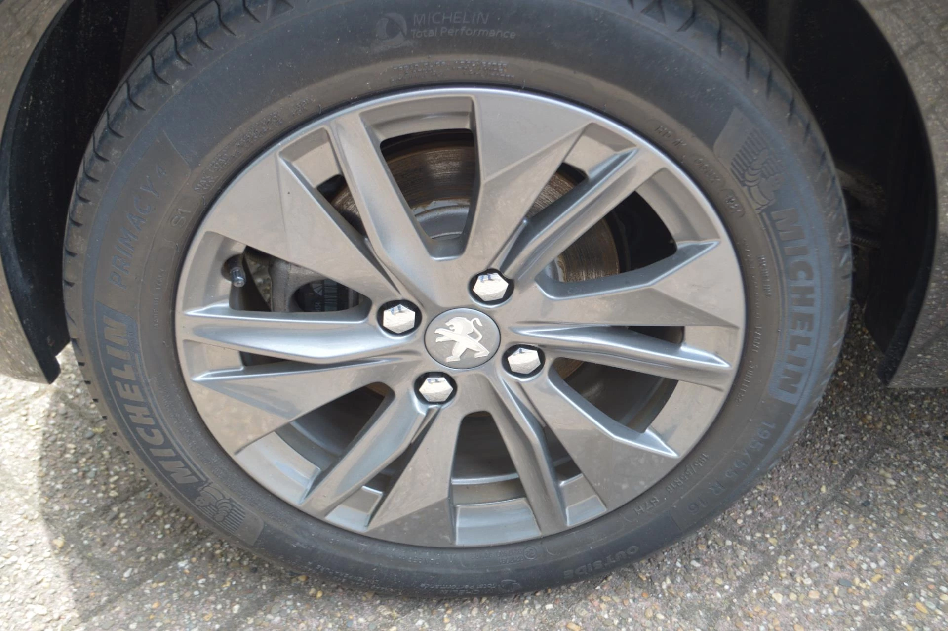 Hoofdafbeelding Peugeot e-208