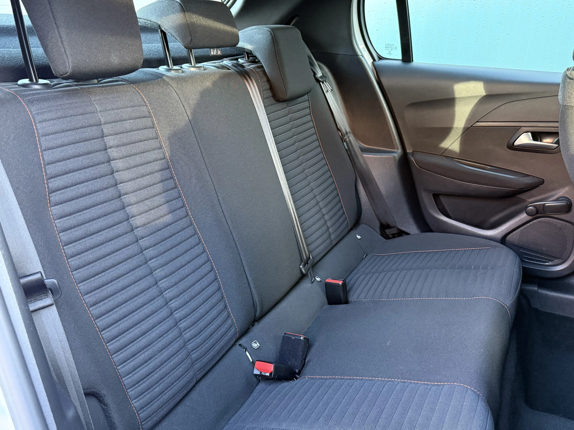 Hoofdafbeelding Peugeot e-208