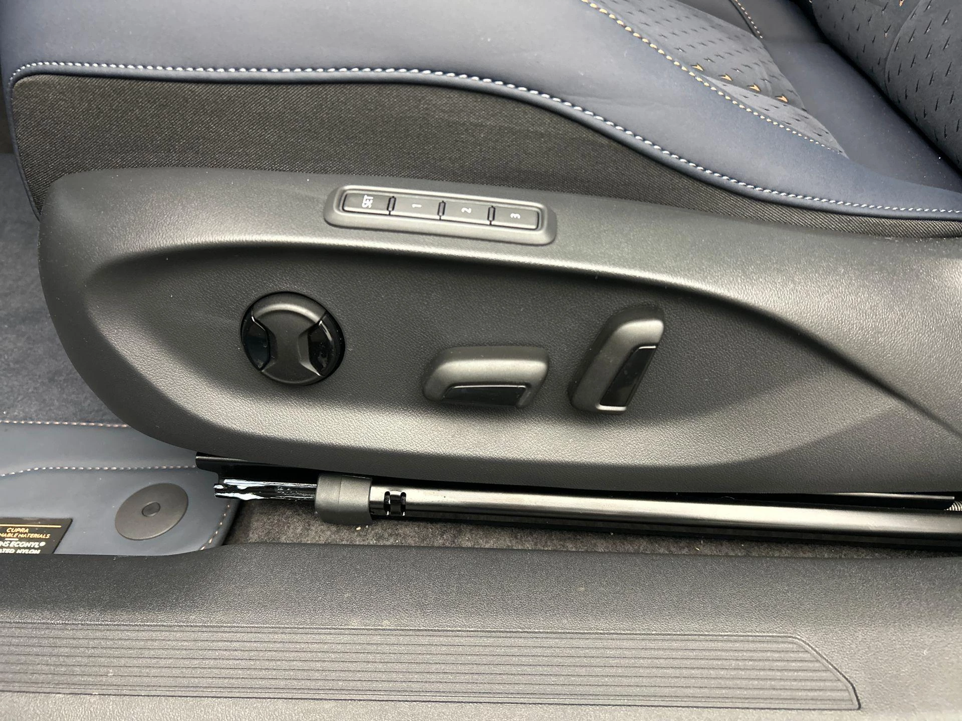 Hoofdafbeelding CUPRA Tavascan