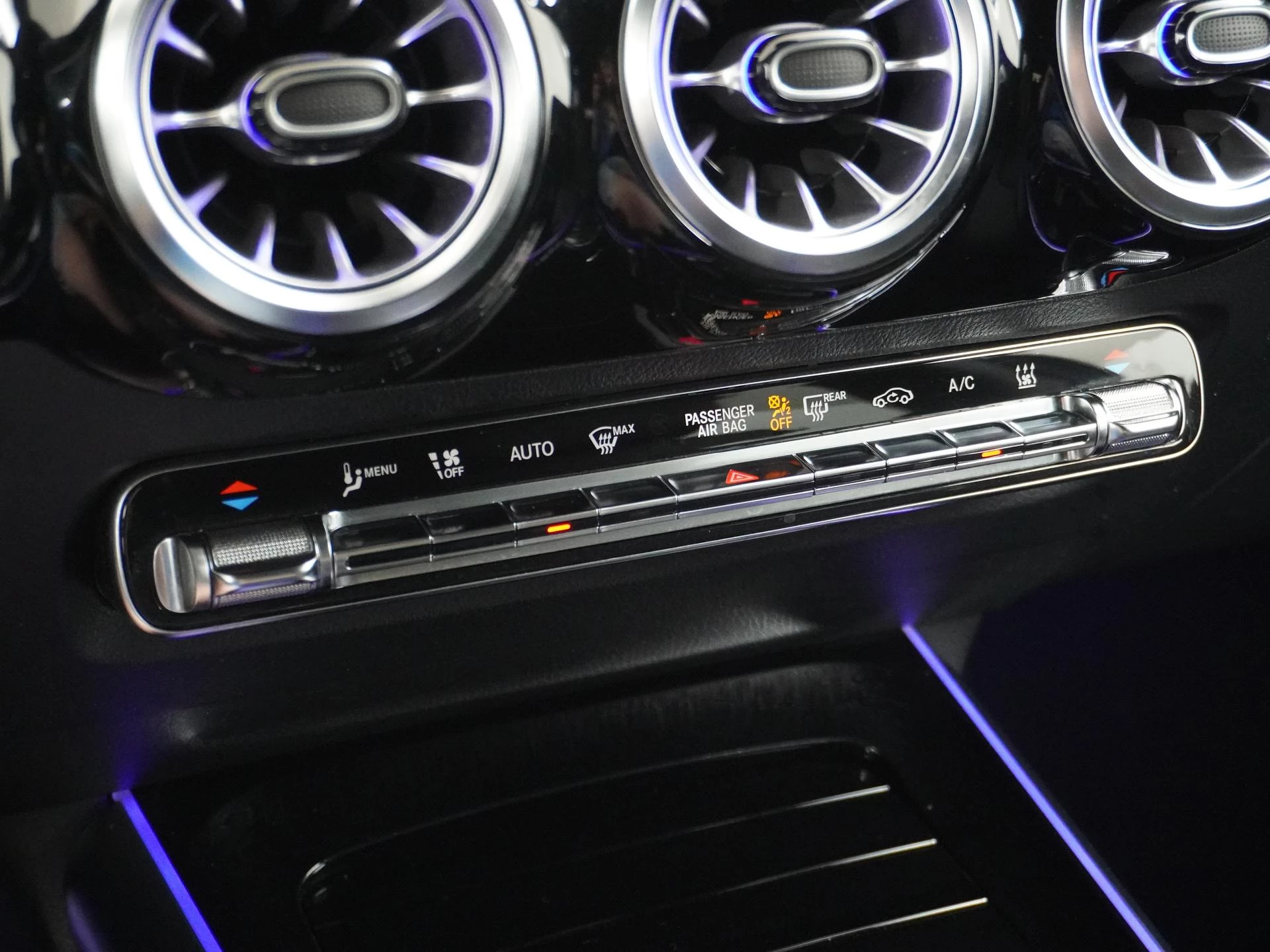 Hoofdafbeelding Mercedes-Benz EQA