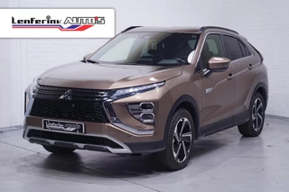 Hoofdafbeelding Mitsubishi Eclipse Cross Mitsubishi Eclipse Cross 2.4 PHEV Intense+ Navi Camera Leder/alcantara Pdc Stoelverwarming