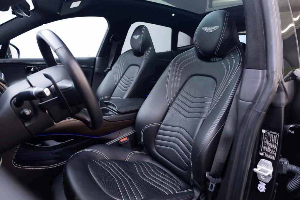 Hoofdafbeelding Aston Martin DBX