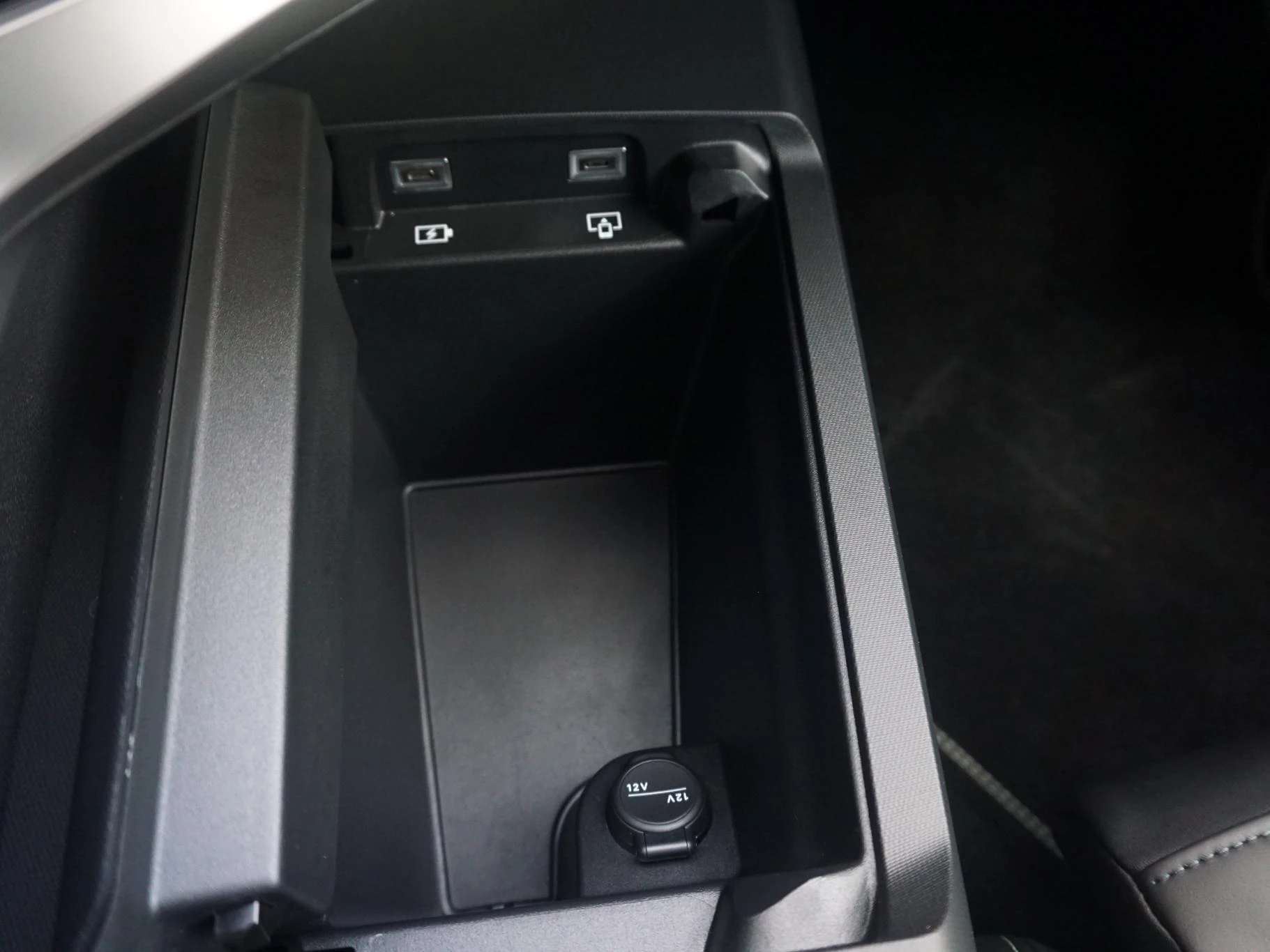 Hoofdafbeelding Peugeot e-5008