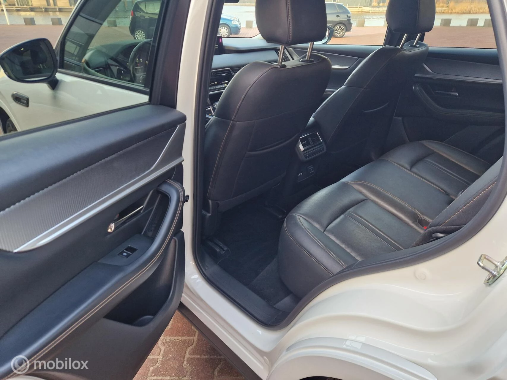 Hoofdafbeelding Mazda CX-60