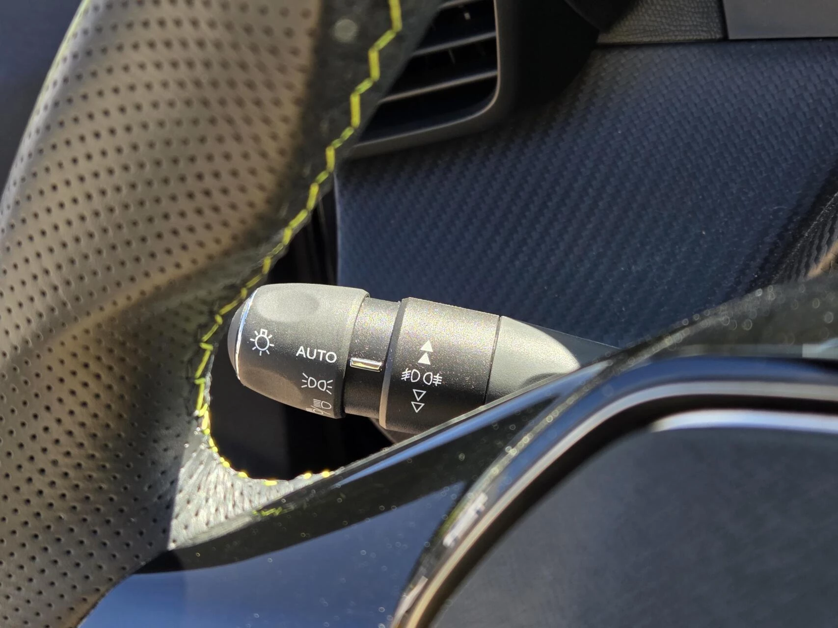 Hoofdafbeelding Peugeot e-2008