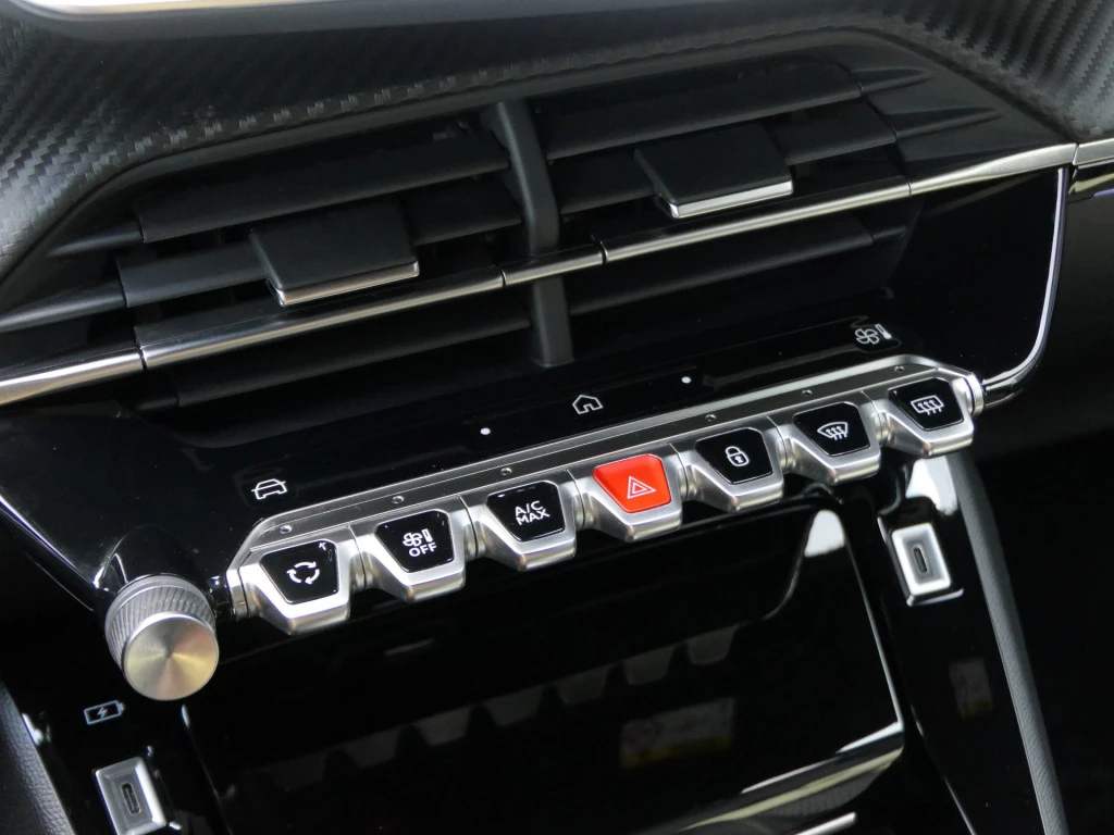 Hoofdafbeelding Peugeot e-2008