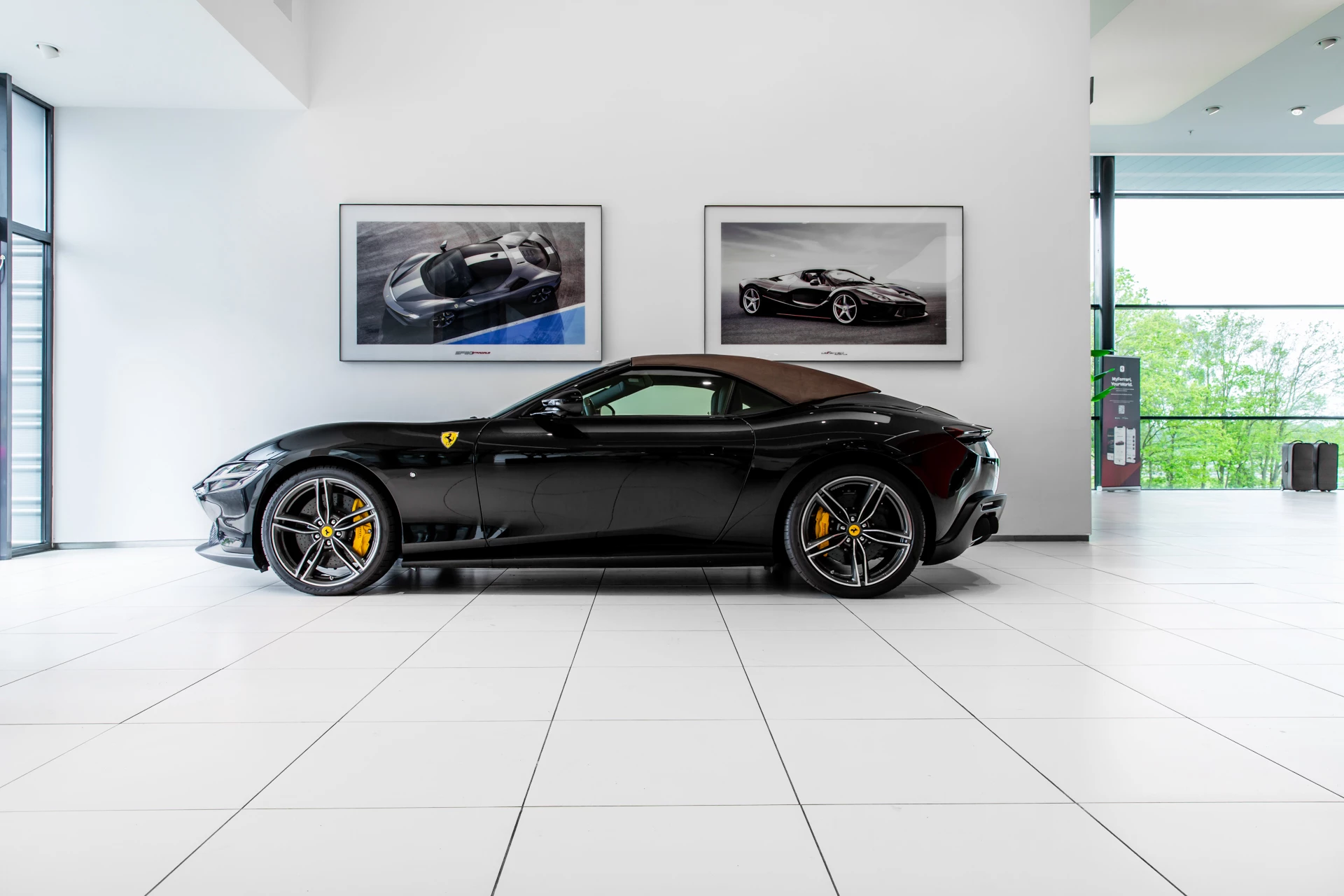 Hoofdafbeelding Ferrari Roma