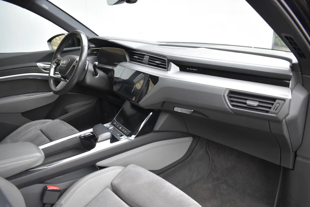 Hoofdafbeelding Audi e-tron