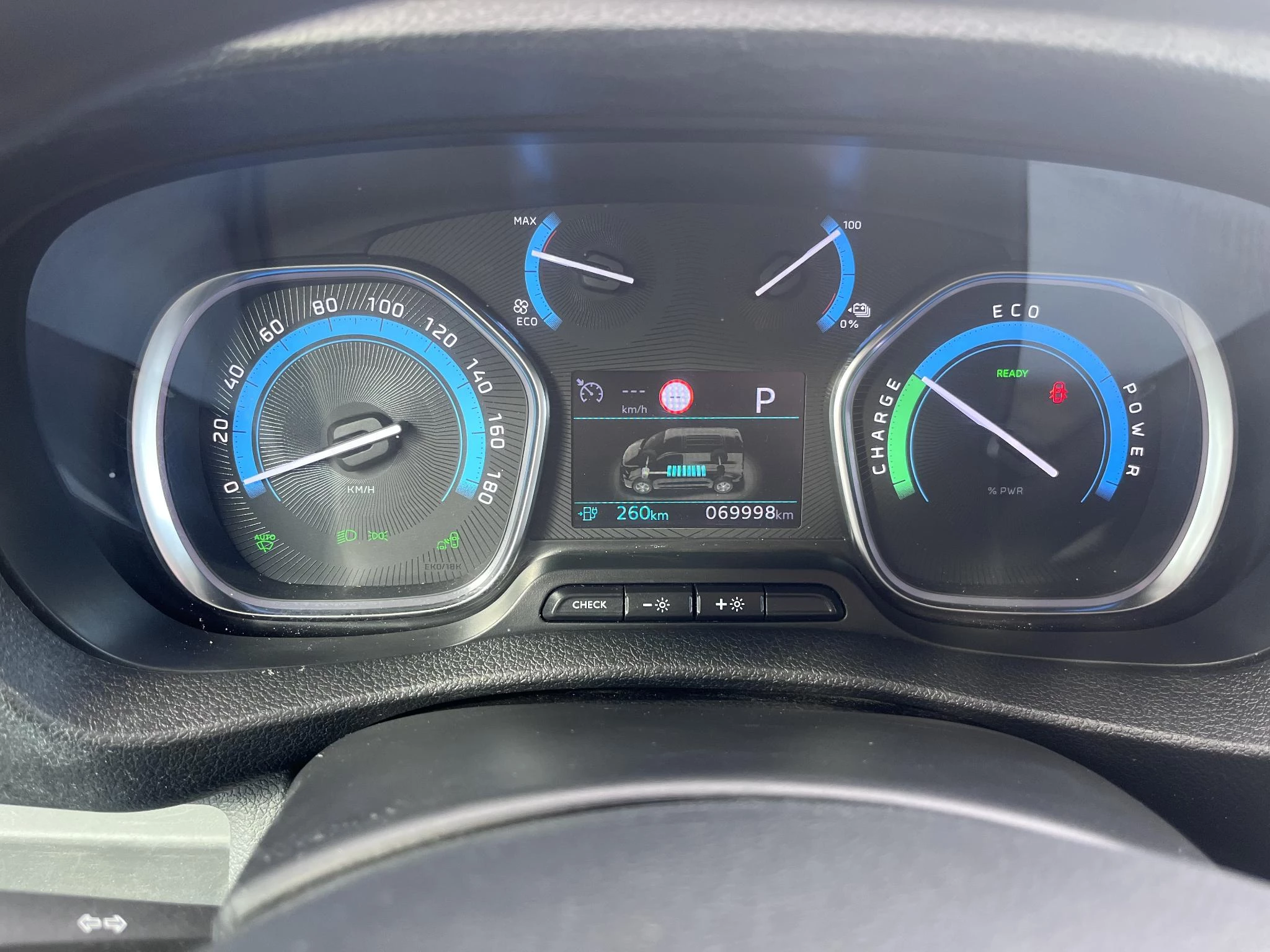 Hoofdafbeelding Peugeot e-Expert