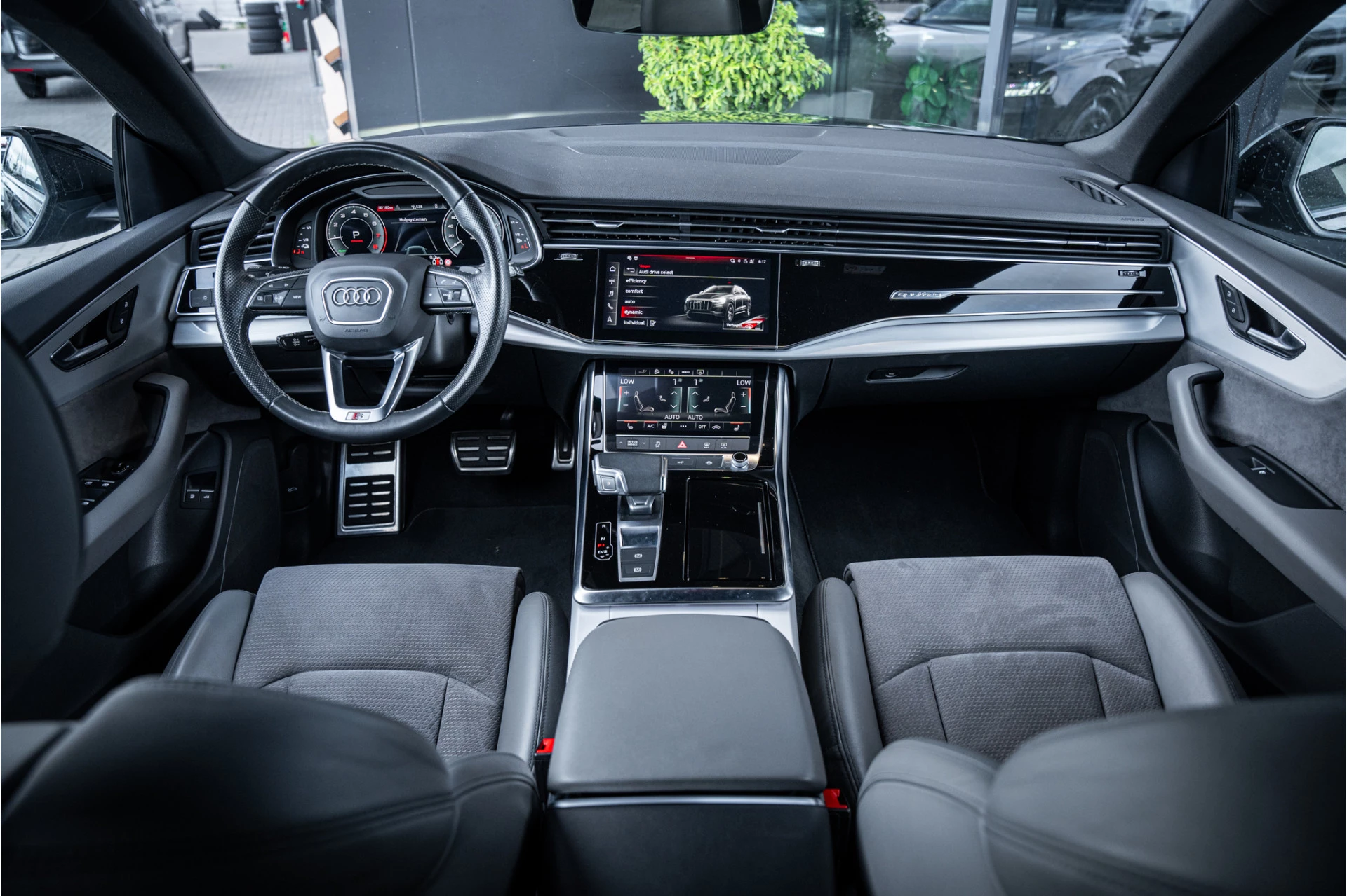Hoofdafbeelding Audi Q8