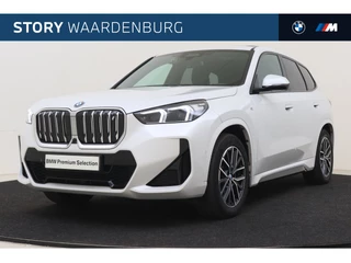 BMW iX1 xDrive30 High Executive M Sport / Panoramadak / Sportstoelen / Adaptieve LED / Comfort Access / M Adaptief onderstel / Parking Assistant Plus