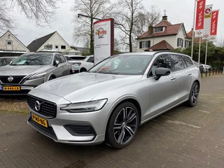 Volvo V60 2.0 B3 MOMENTUM / CARPLAY / CAMERA / ADAP. CRUISE / 19'' LM-VELGEN