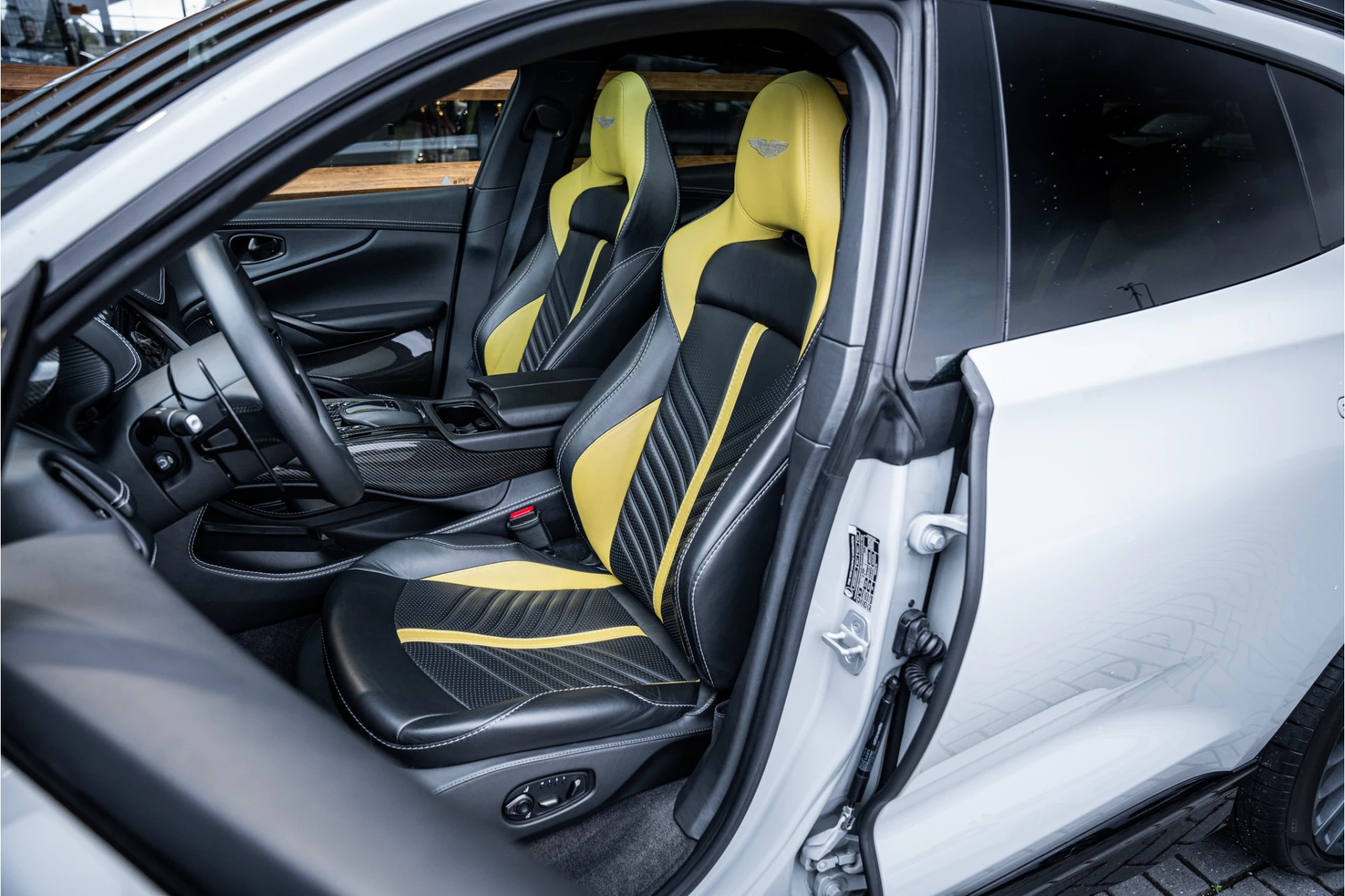 Hoofdafbeelding Aston Martin DBX