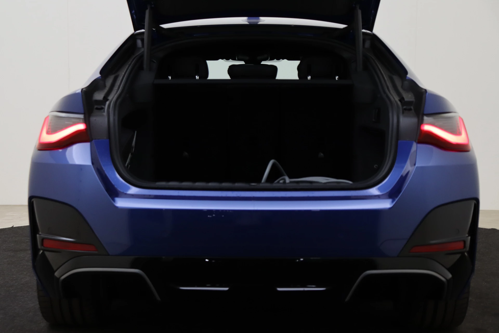 Hoofdafbeelding BMW i4