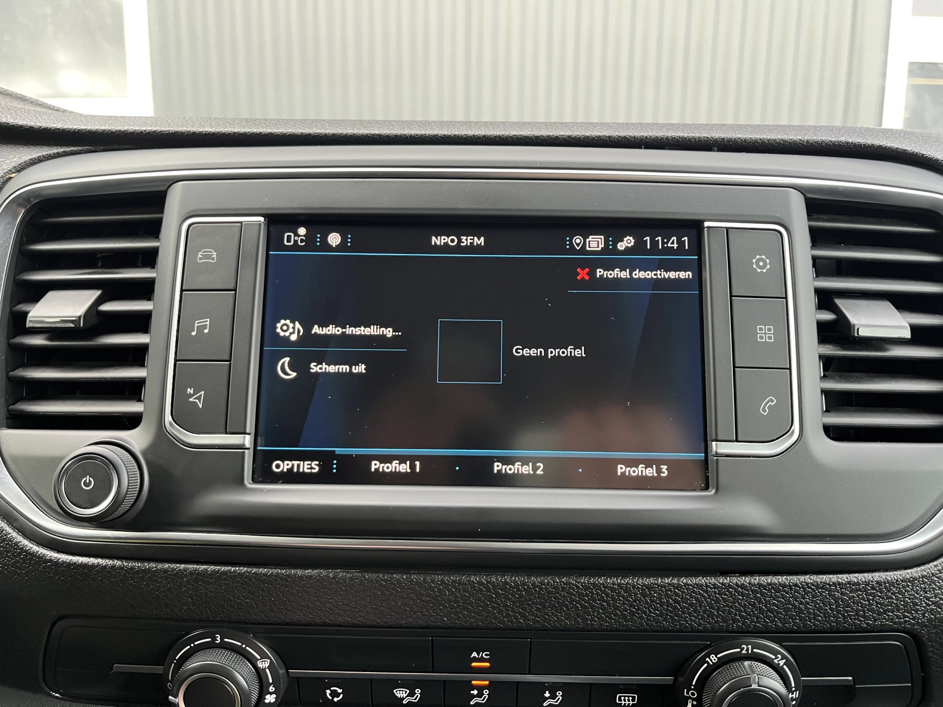 Hoofdafbeelding Peugeot Traveller