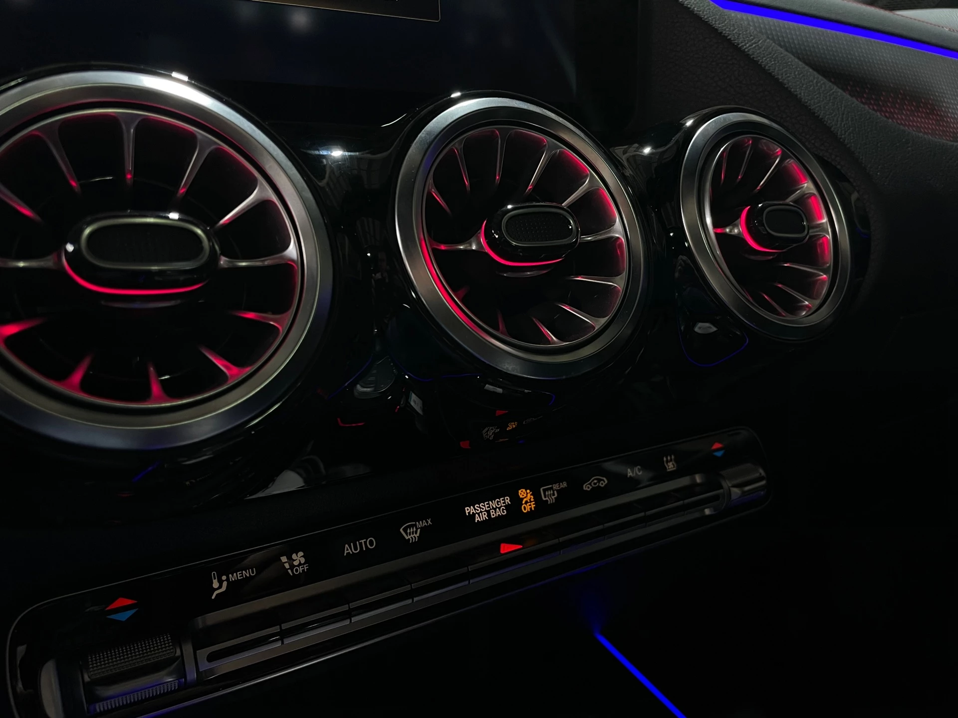 Hoofdafbeelding Mercedes-Benz EQA