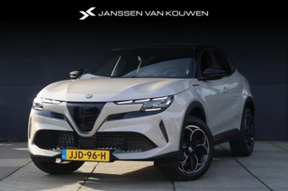 Hoofdafbeelding Alfa Romeo Junior Alfa Romeo Junior 1.2 Turbo Hybrid Ibrida Speciale / Panoramadak / Voordeel!