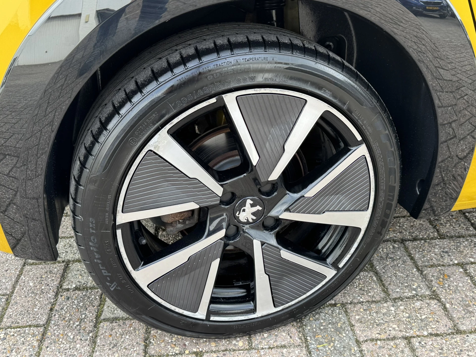 Hoofdafbeelding Peugeot e-208