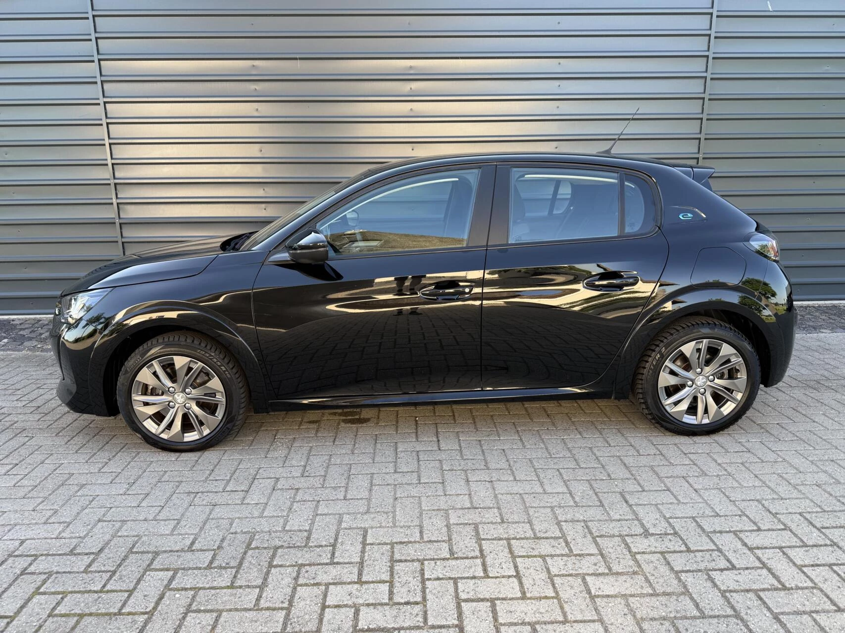 Hoofdafbeelding Peugeot e-208