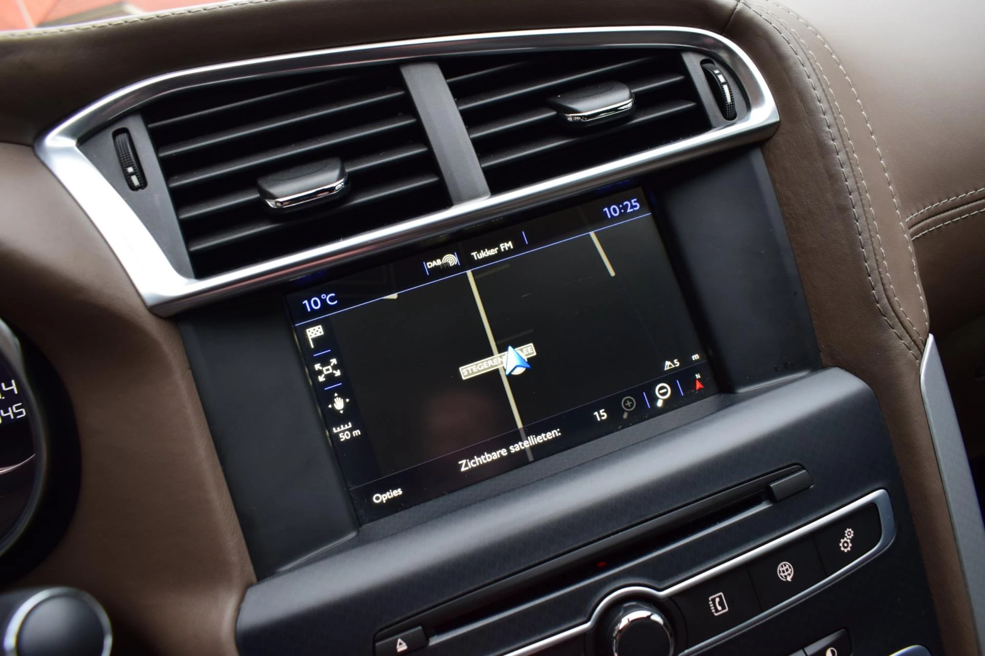 Hoofdafbeelding DS DS 4