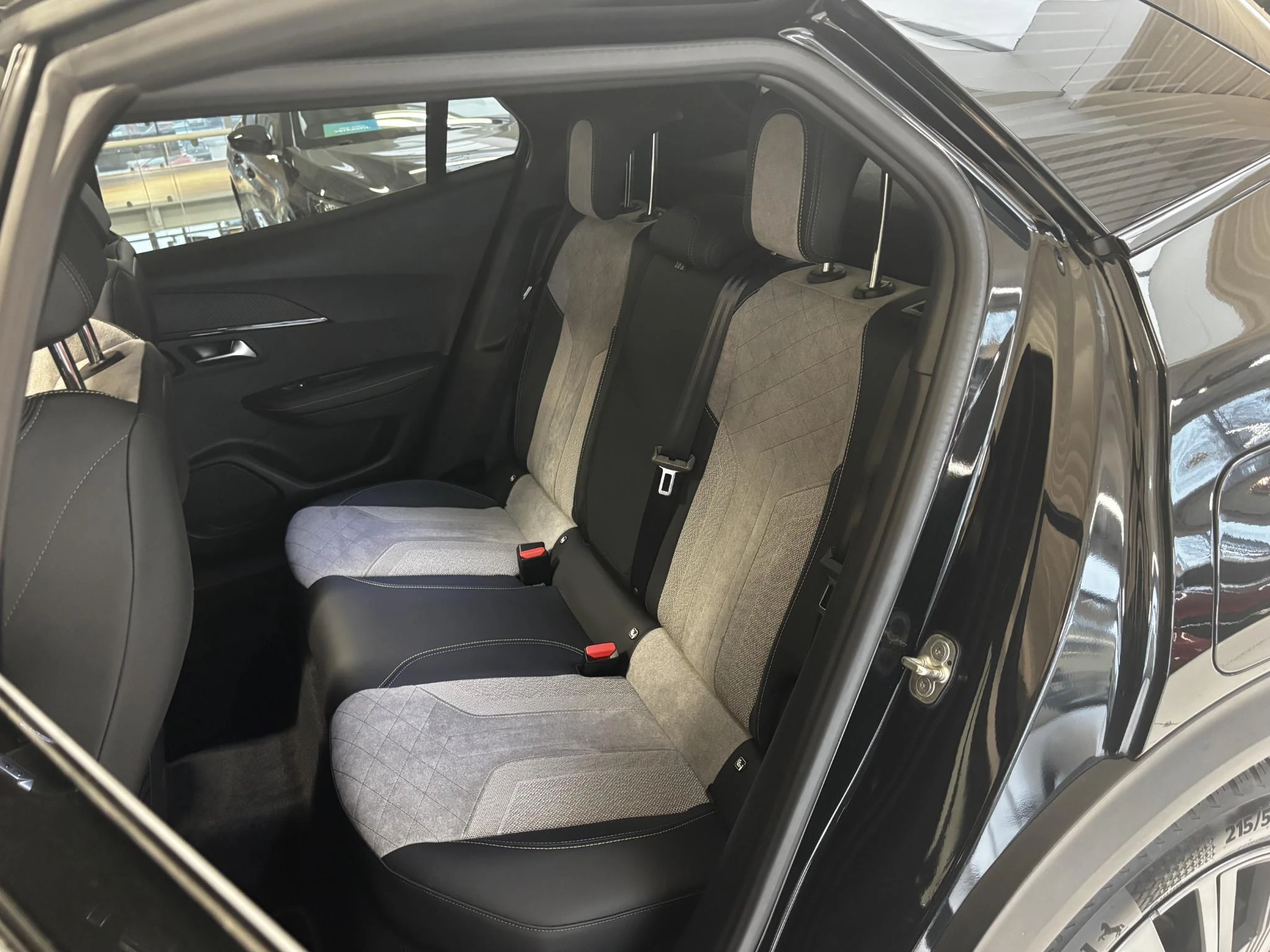 Hoofdafbeelding Peugeot e-2008