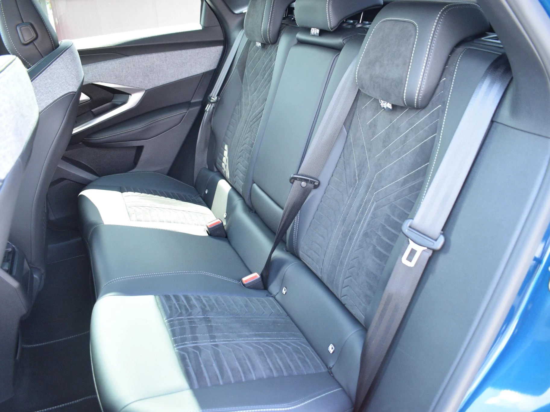 Hoofdafbeelding Peugeot e-3008
