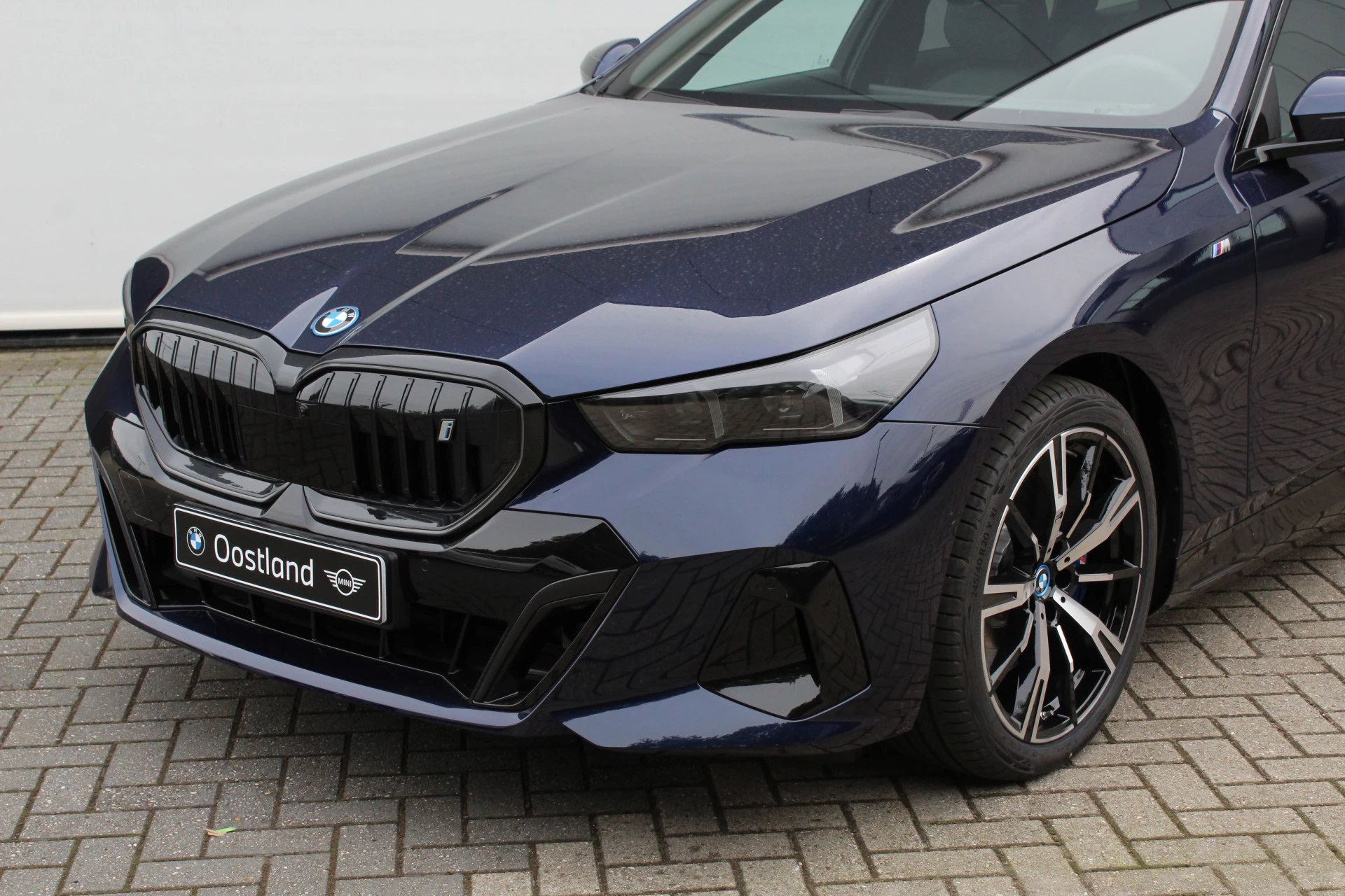 Hoofdafbeelding BMW i5