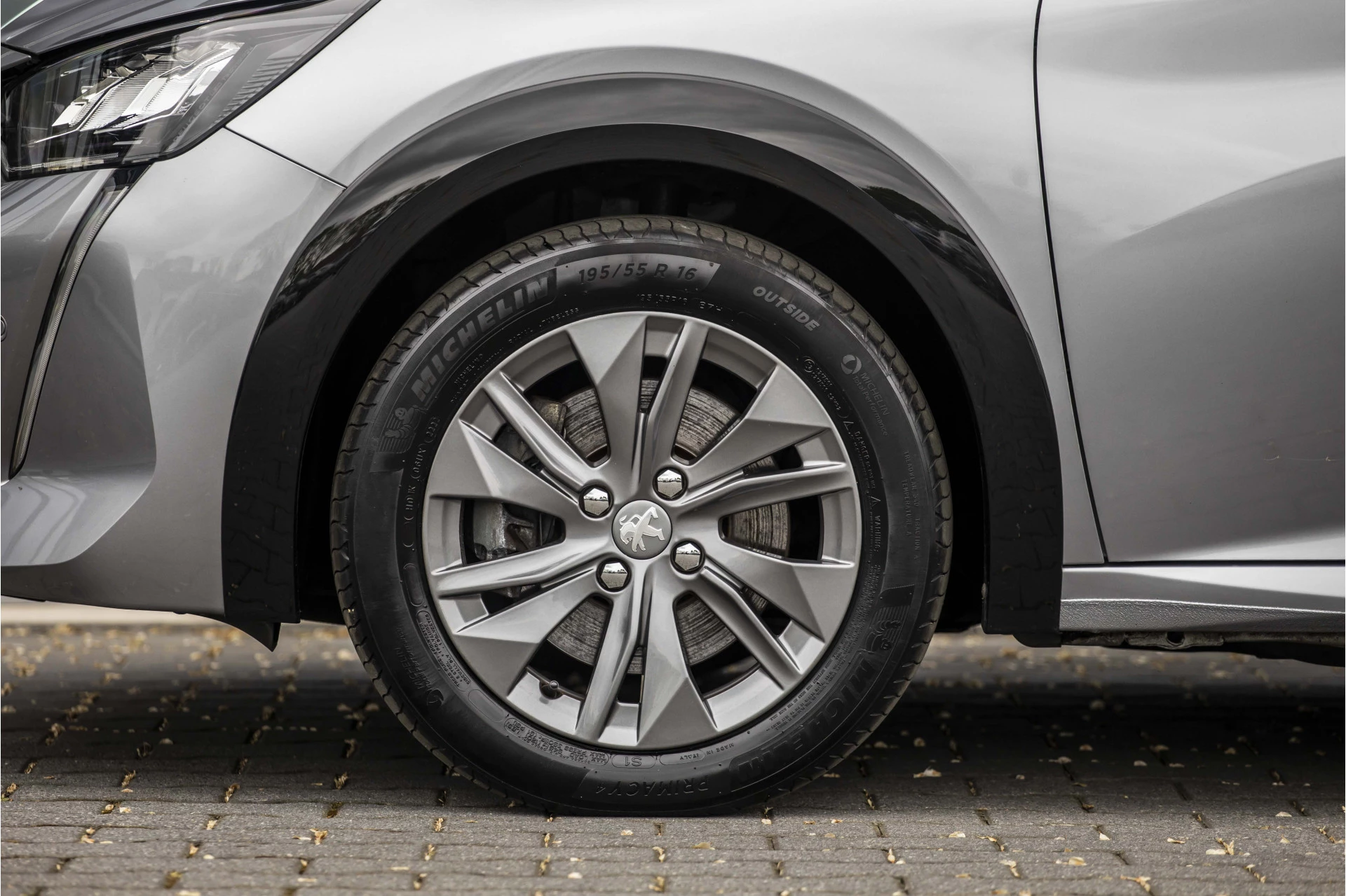 Hoofdafbeelding Peugeot e-208
