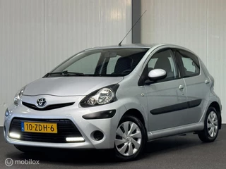Toyota Aygo 1.0 VVT-i Aspiration5-drs [ NAP trekhaak airco ]