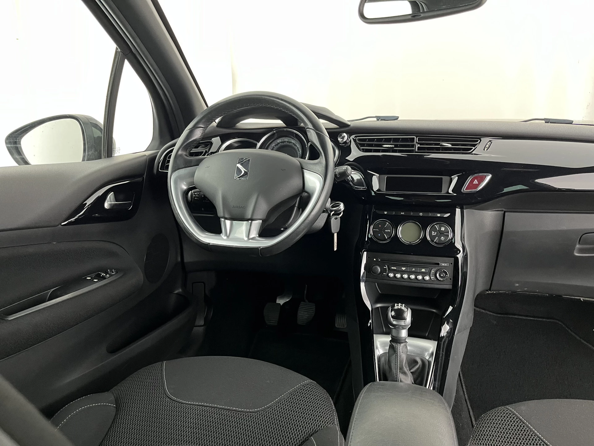 Hoofdafbeelding DS DS 3