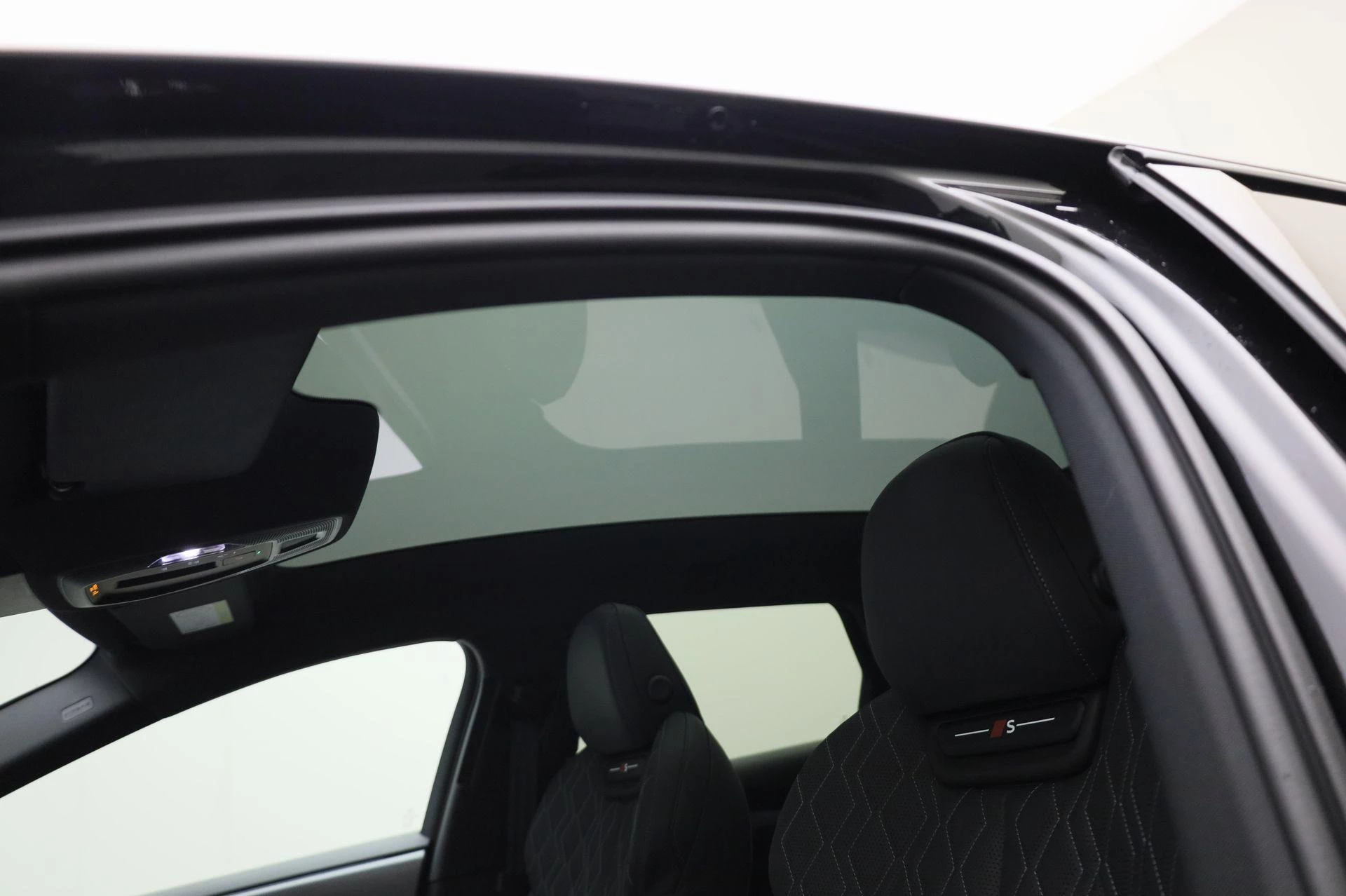 Hoofdafbeelding Audi A6 Avant e-tron