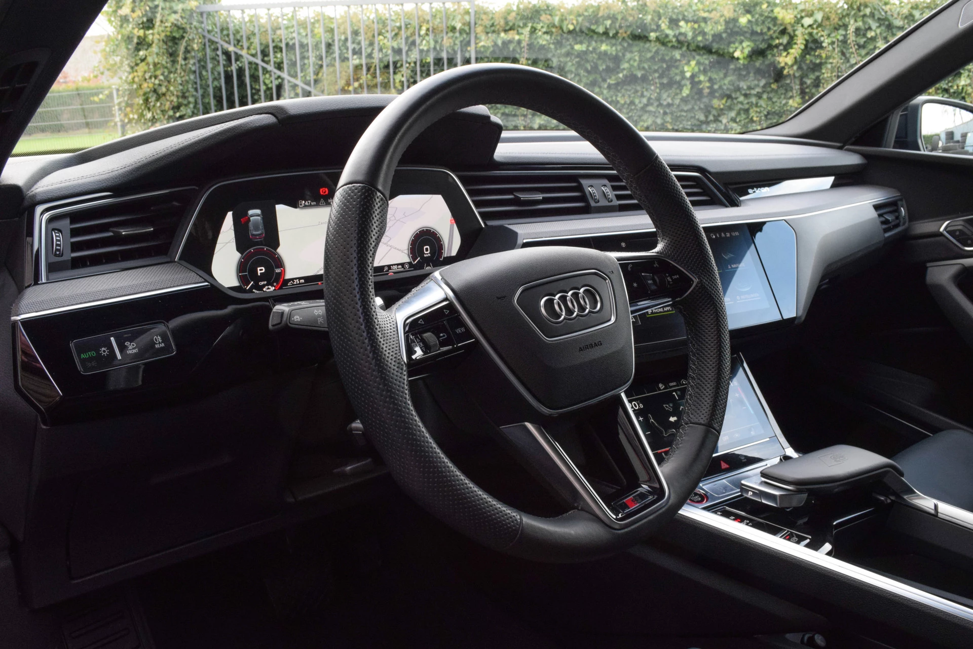 Hoofdafbeelding Audi e-tron