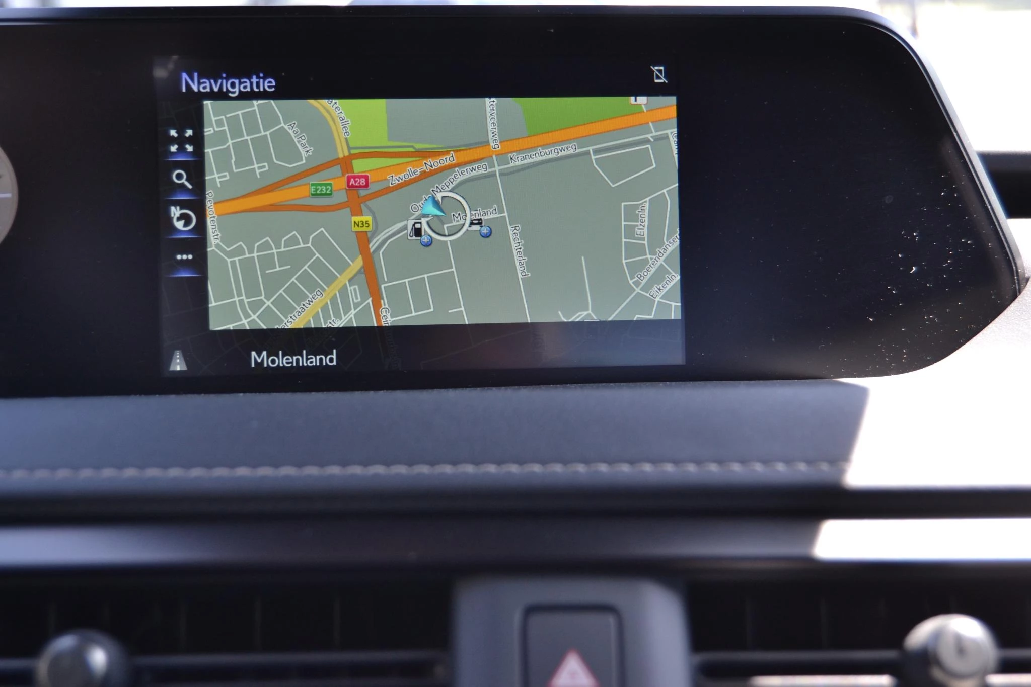 Hoofdafbeelding Lexus UX