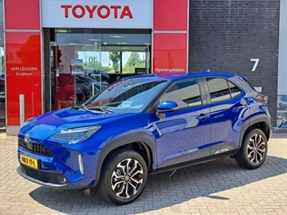 Hoofdafbeelding Toyota Yaris Cross Toyota Yaris Cross 1.5 HYBRID DYNAMIC 4-SEIZOENSBANDEN STUUR- STOEL- EN VOORRUITVERWARMING AD-CRUISE