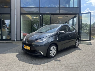 Hoofdafbeelding Toyota Aygo Toyota Aygo 1.0 VVT-i x-fun Staat in De Krim