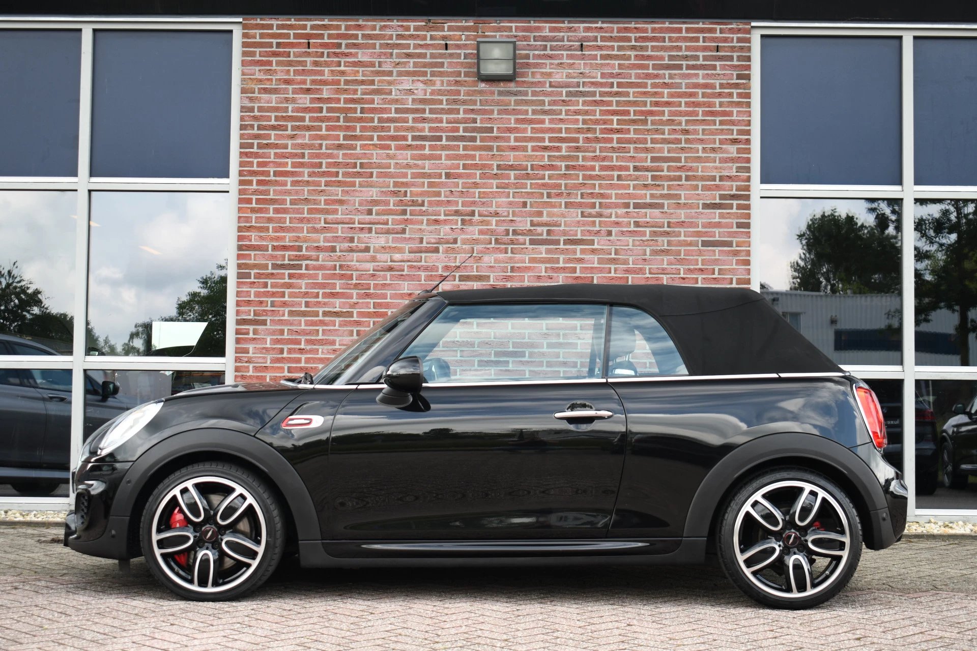 Hoofdafbeelding MINI Cabrio