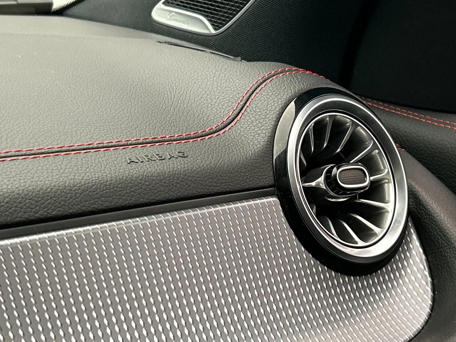 Hoofdafbeelding Mercedes-Benz EQA