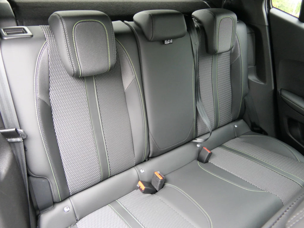 Hoofdafbeelding Peugeot e-2008