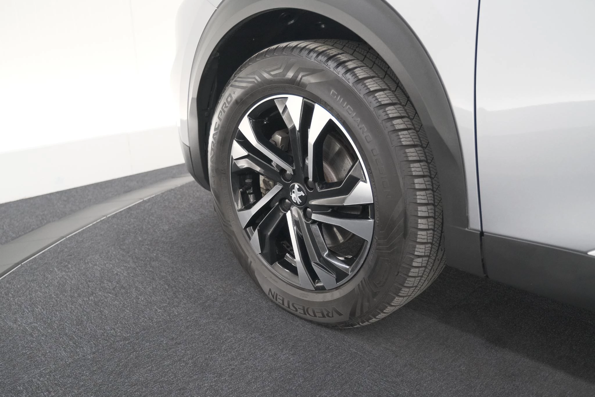 Hoofdafbeelding Peugeot e-2008