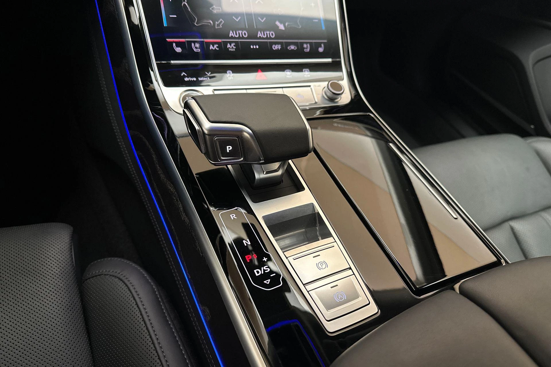 Hoofdafbeelding Audi A8
