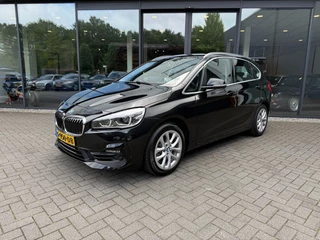 BMW 2 Serie 220i 192pk High Exe,Leer,Sportstoel,HeadUp,Trekhk afn,NaviPro,Camera,Stoelverw,Cruise