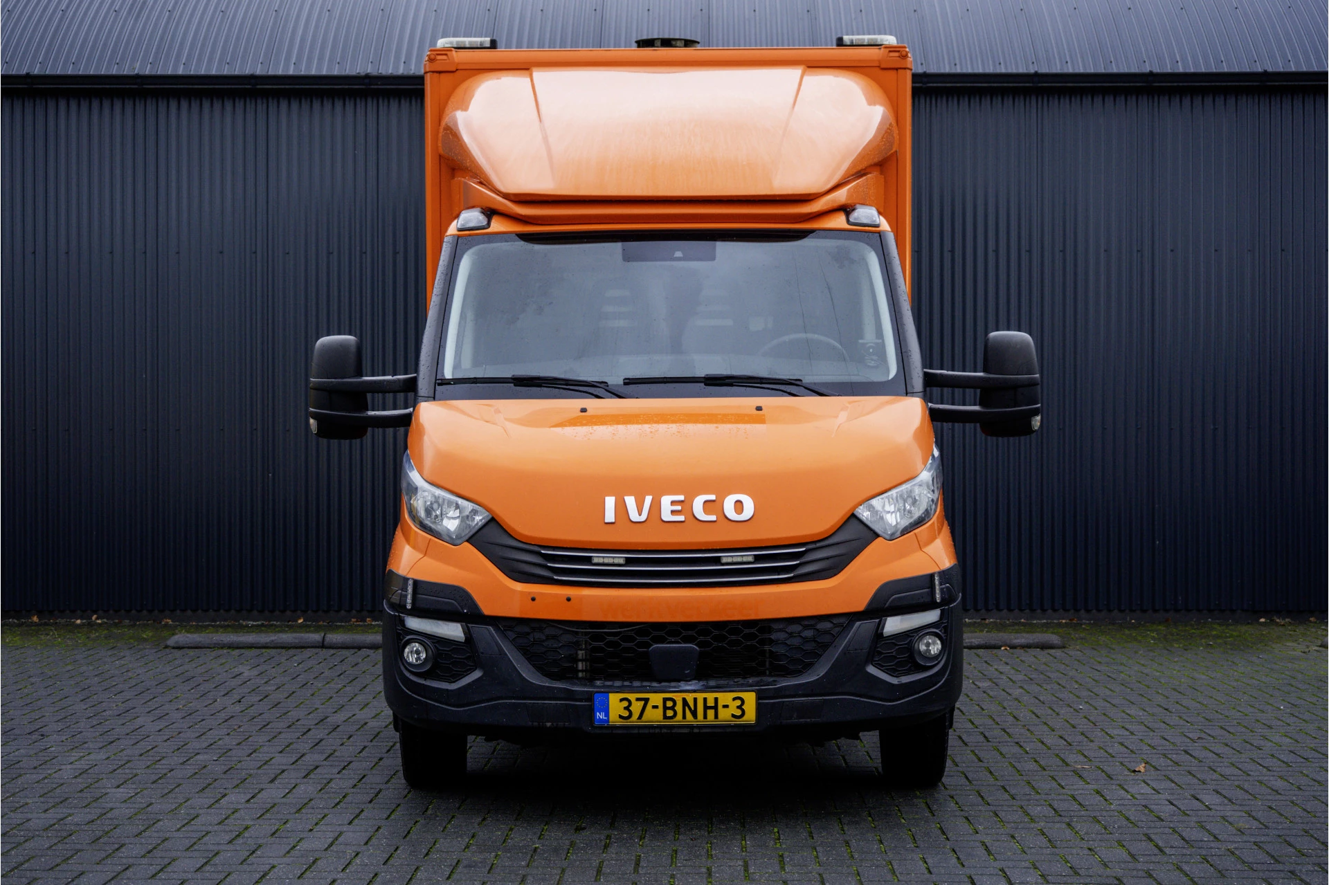 Hoofdafbeelding Iveco 50C18 3.0L | Bakwagen met laadklep | Climatic | Cruise | 180PK | 3.5T Trekgewicht | 2520KG Laadvermogen