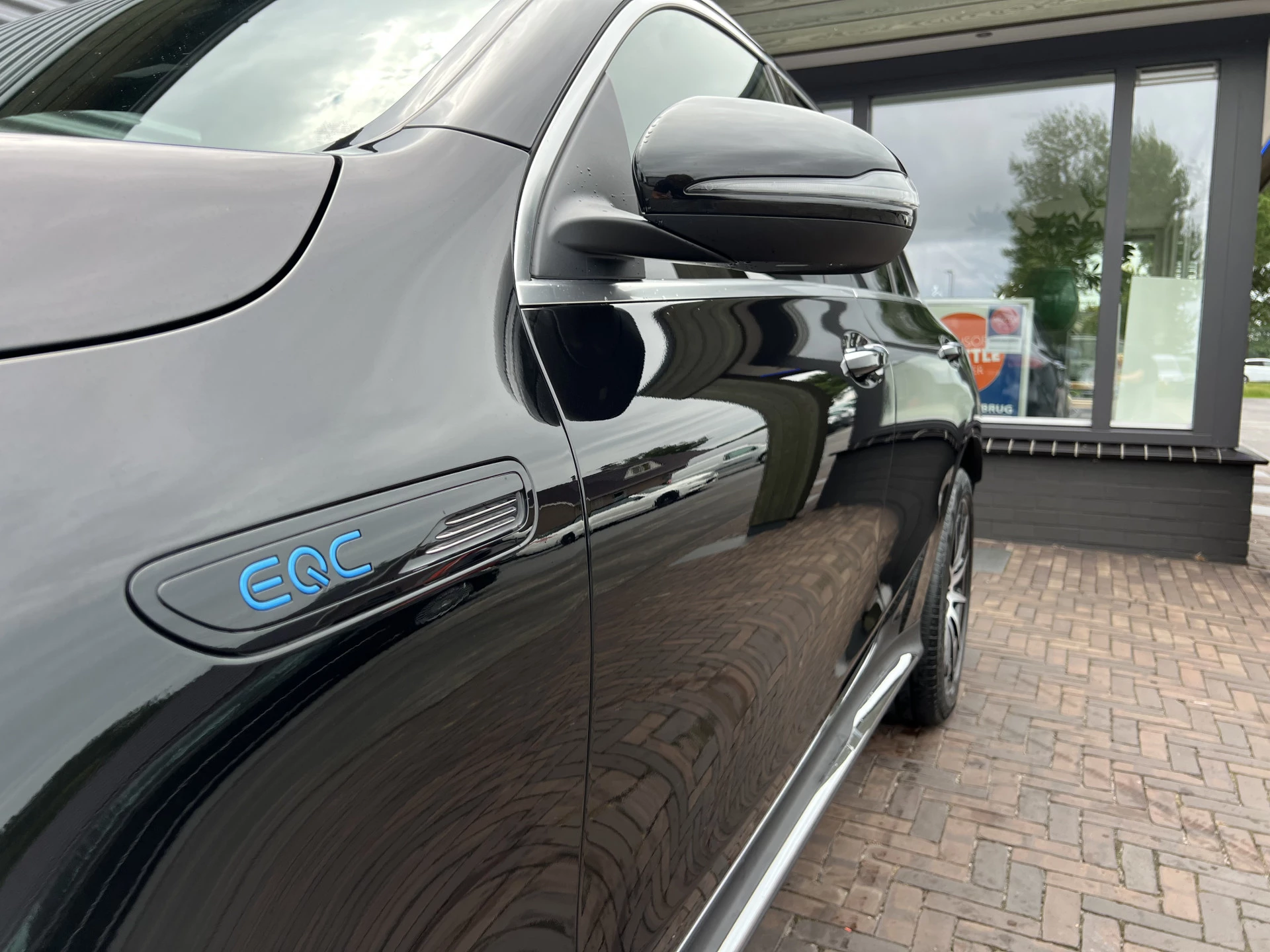 Hoofdafbeelding Mercedes-Benz EQC