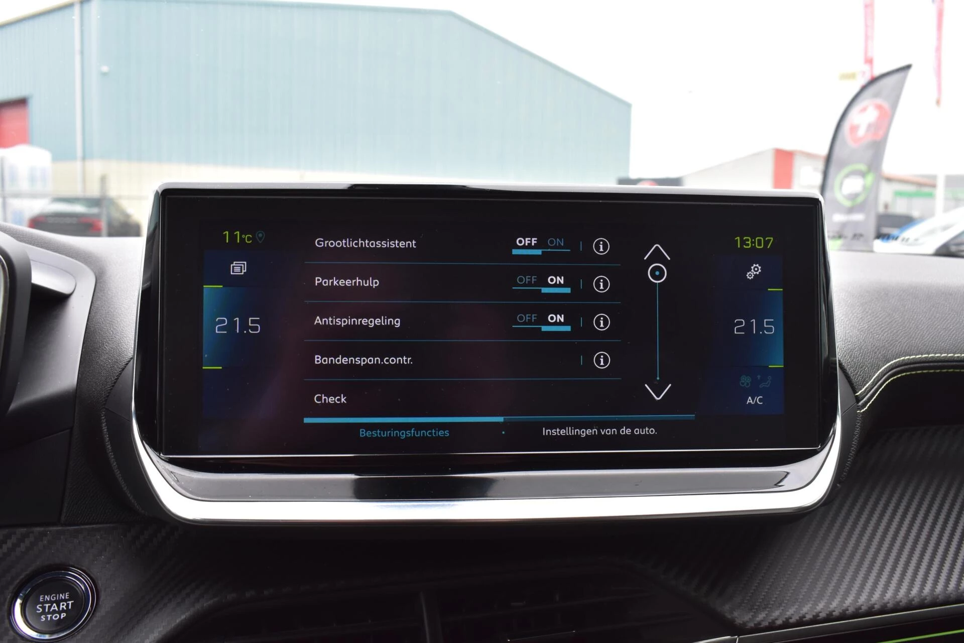 Hoofdafbeelding Peugeot e-2008