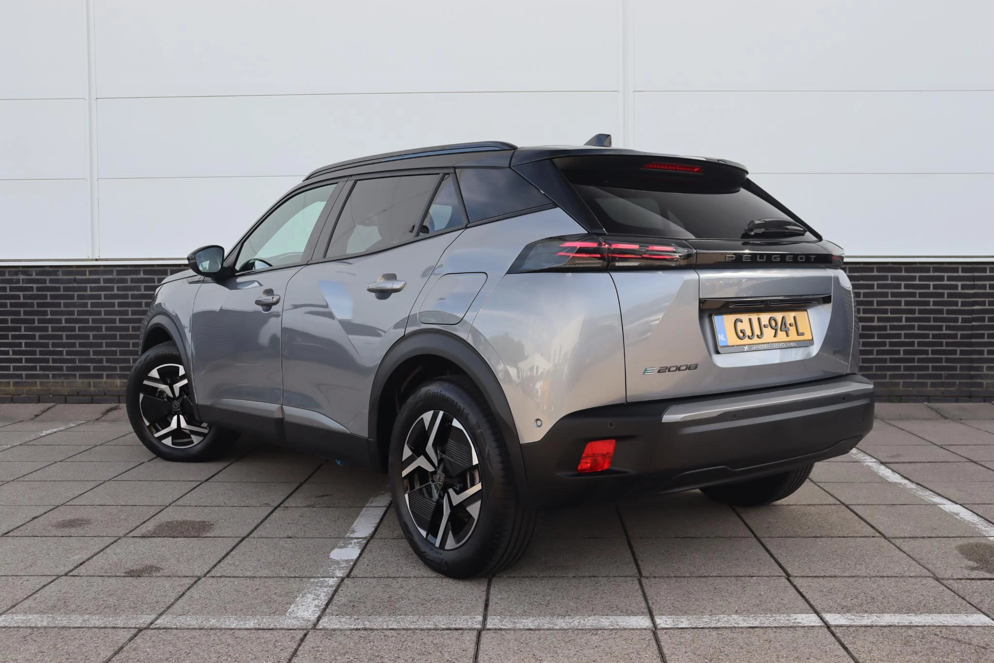 Hoofdafbeelding Peugeot e-2008