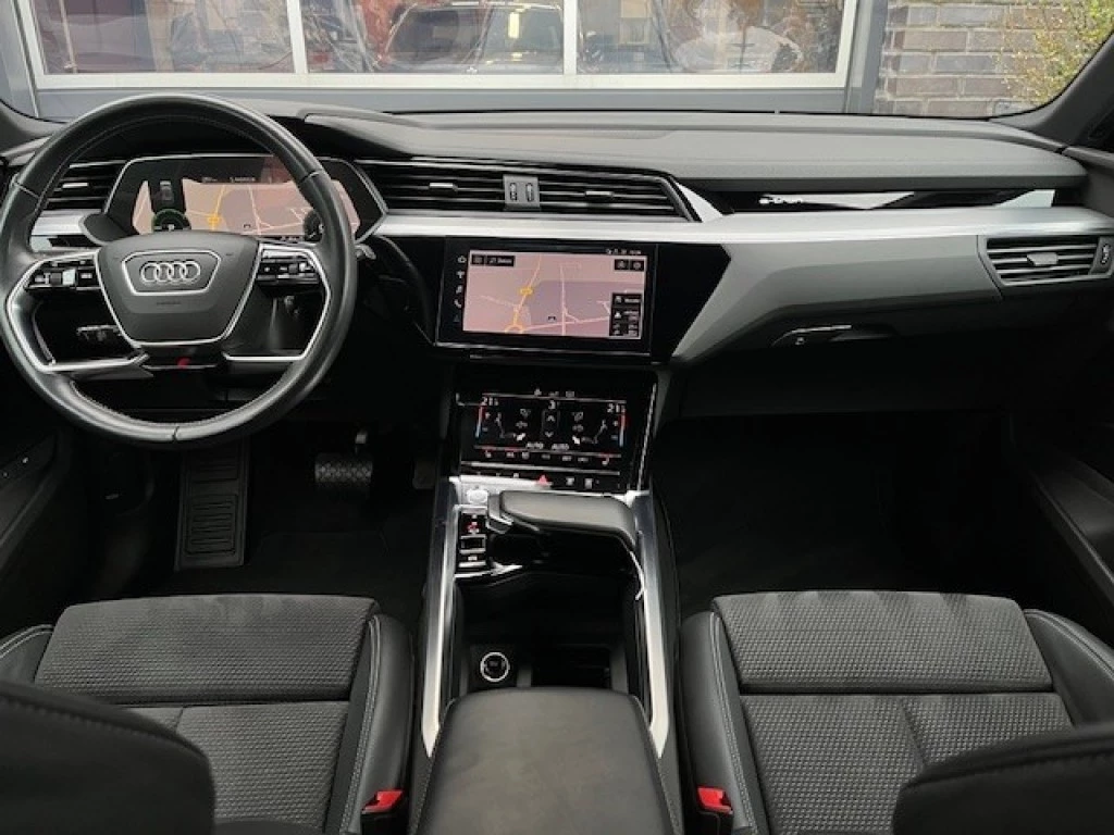 Hoofdafbeelding Audi e-tron